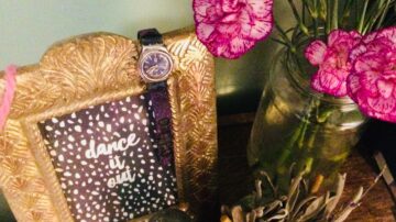 Homely bedside table
